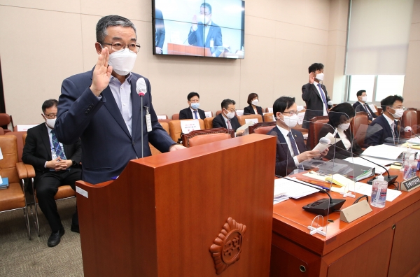 국감선서하는 이감규 LG전자부사장 /출처=뉴스1