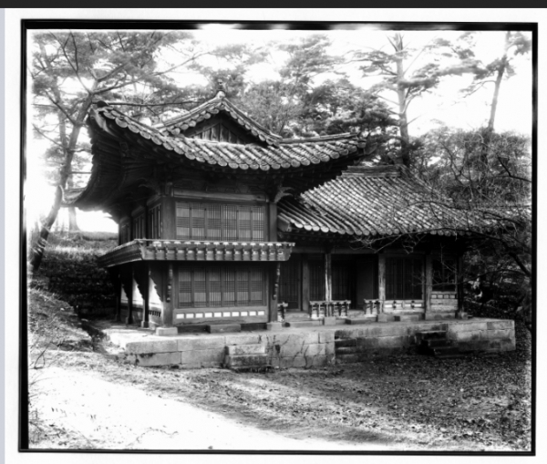 창덕궁 개유와 중국책을 보관하던 도서실 『고금도서집성』을 들여와 이곳에 보관하였다. 출처:국립중앙박물관